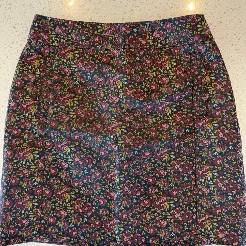 LOFT Black Mini Skirt with Pink & Yellow Floral Print Size 4